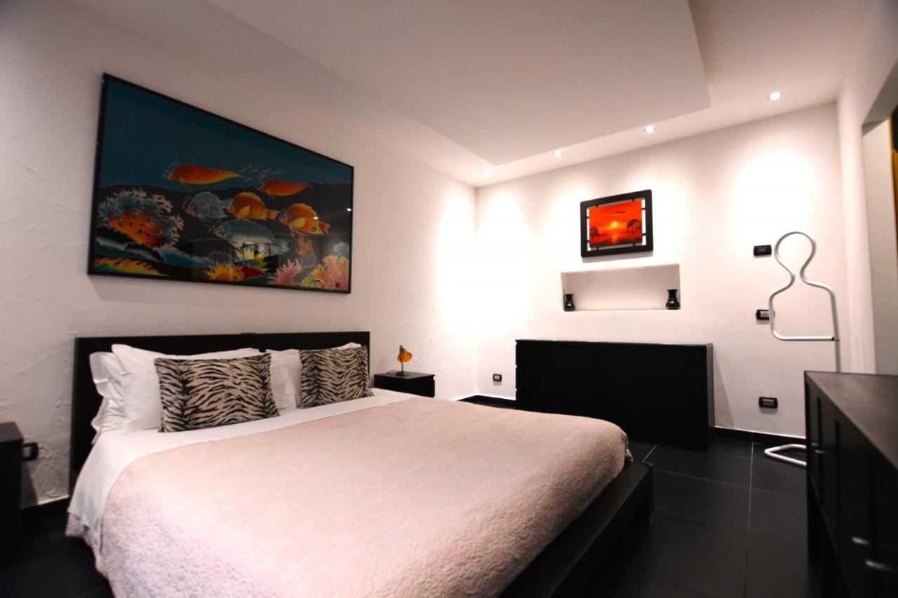 Suite Mimosa Con Piscina - Affitti Brevi Italia Сирмионе Экстерьер фото