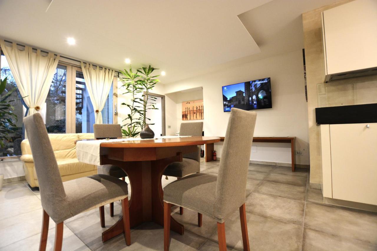 Suite Mimosa Con Piscina - Affitti Brevi Italia Сирмионе Экстерьер фото